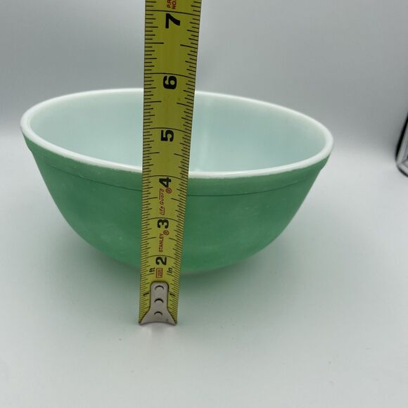 Primary Green 1950's Vintage PYREX #403 2.5 Qt Nesting Mixing Bowl - Picture 4 of 8